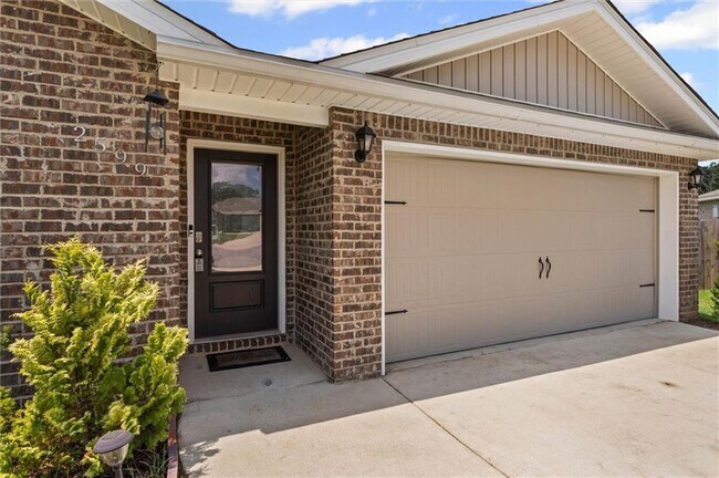 Building Photo - 2599 Cedarwood St