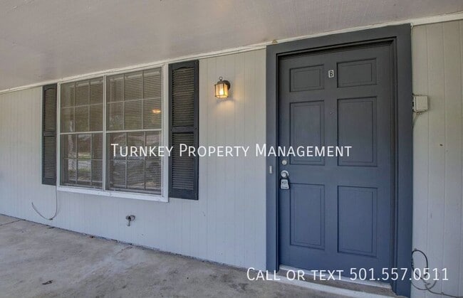 Building Photo - 2 E Laramie Dr