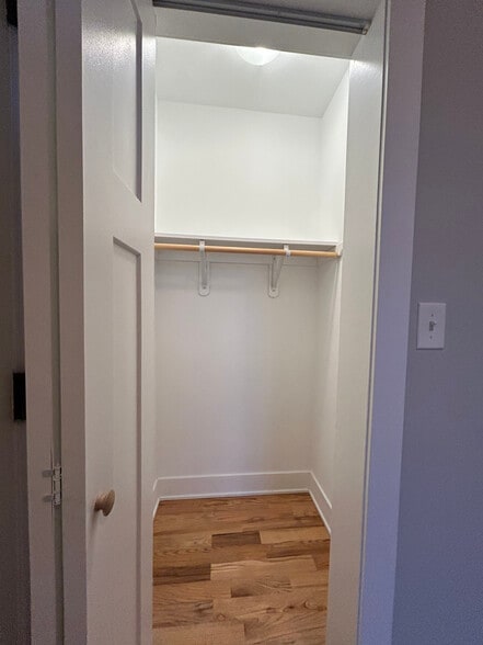 Building Photo - 338 Tudor Ct