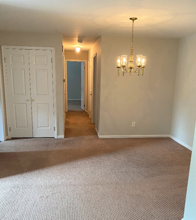 Building Photo - 4509 N Hedgerow Dr