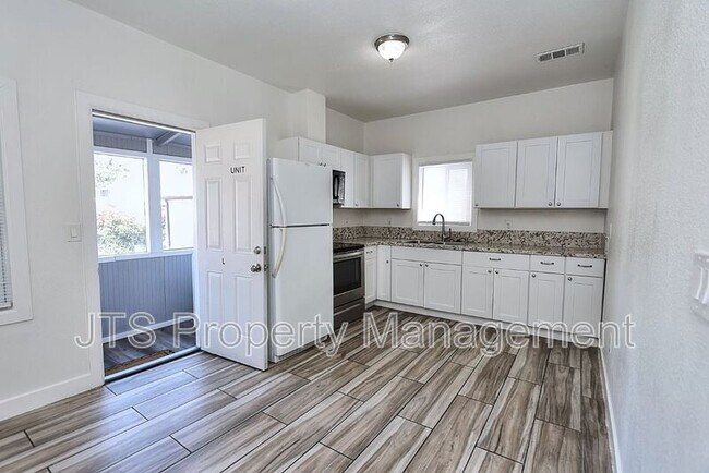 Building Photo - 1119-200 24th St