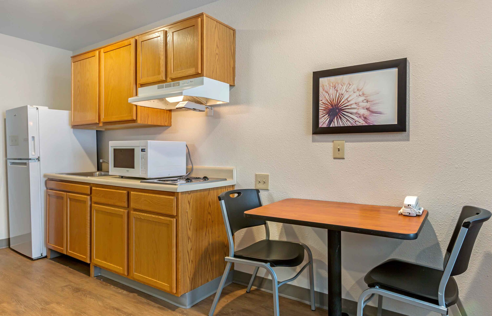 Building Photo - Furnished Studio-El Paso - East