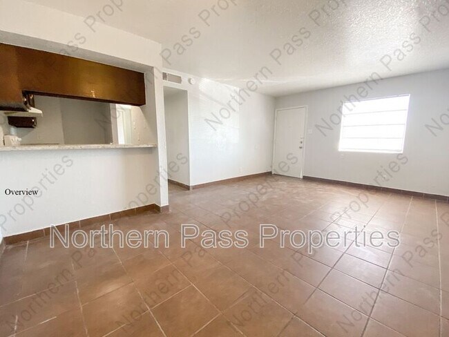 Building Photo - 4700 Maxwell Ave