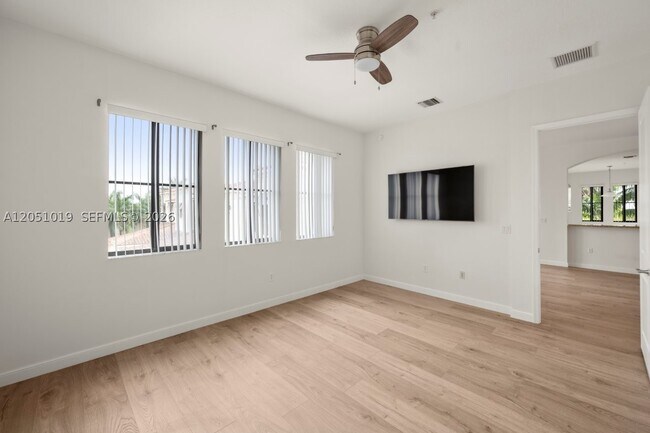 Building Photo - 2900 NW 125th Ave