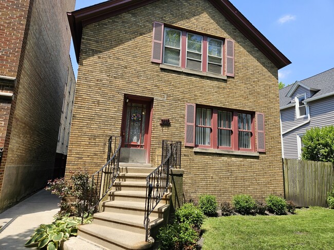 Building Photo - 7328 N Honore St