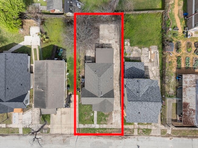 Building Photo - 2817 Winbern St