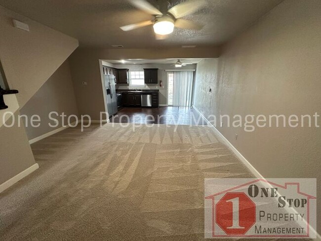 Building Photo - Charming 2 Bedroom / 2.5 Bathroom Townhome...