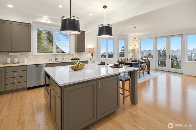 Building Photo - Light-Filled Magnolia Home with Spectacular Northwest Views