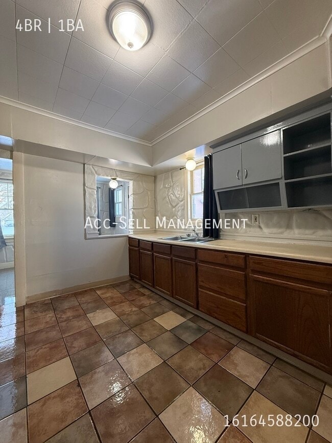 Building Photo - 106 Haifley Pl SE