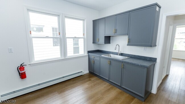 Building Photo - 182 Ellery Ave
