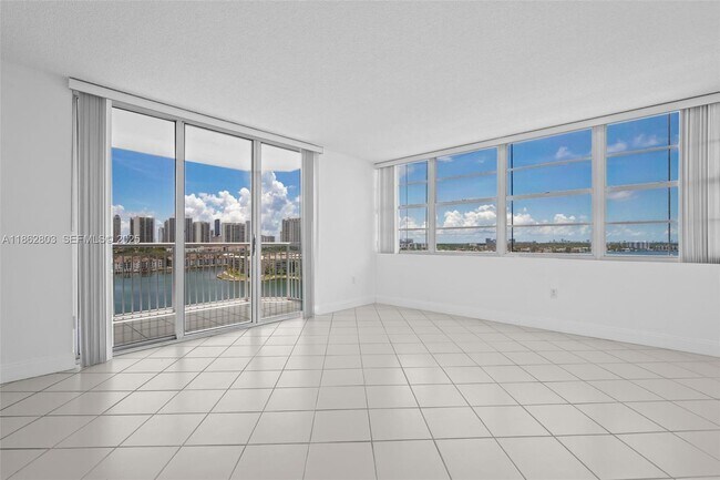Building Photo - 18081 Biscayne Blvd