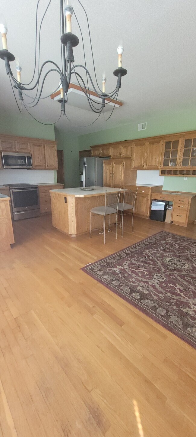 Building Photo - Fruitfully ready for your move in!