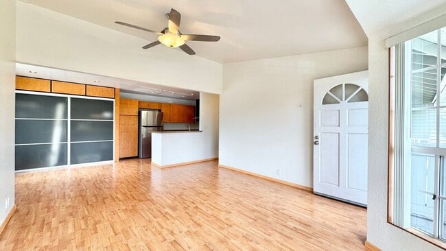 Building Photo - 239 Mananai Pl