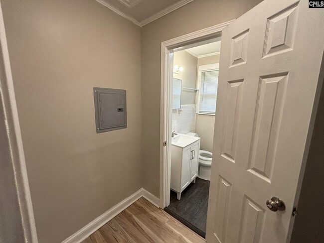 Building Photo - 3800 Fern Ave