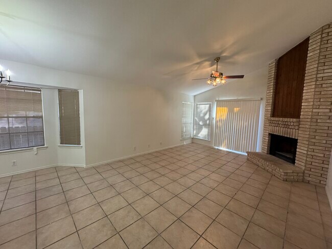 Building Photo - 9538 Cloverdale