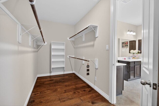 Building Photo - 25610 Fleming Lodge Ln
