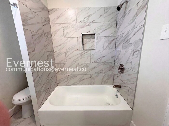 Building Photo - 1210 E 36th St