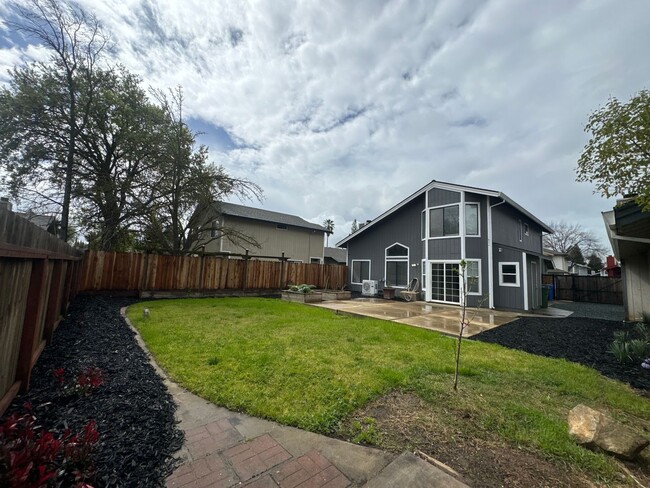 Building Photo - **For Rent: Beautiful 3-Bedroom Home with ...