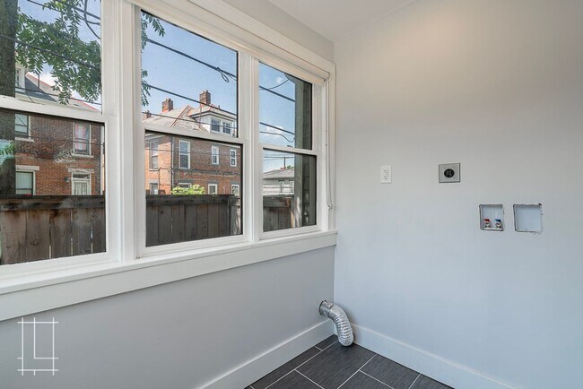 Building Photo - Available Now: One Month Free Rent!