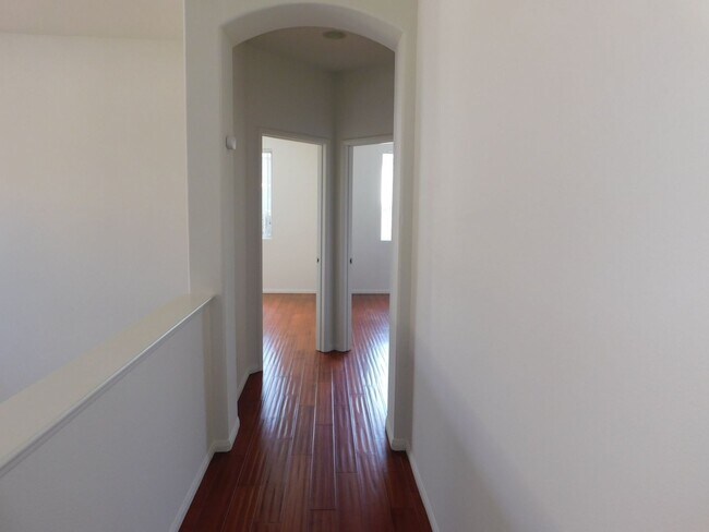 Building Photo - 22 Roseville