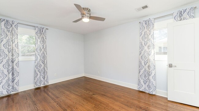 Building Photo - 3 Bedroom 3 Bath House in Parish Place - M...