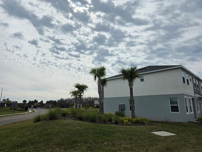 Building Photo - 3318 Composition St