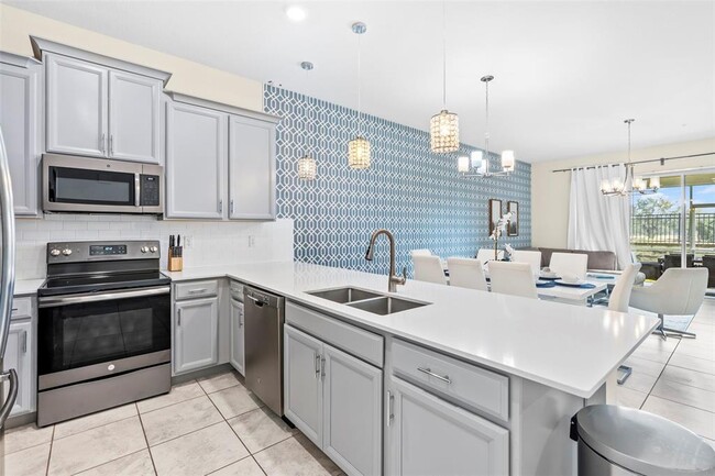 Building Photo - 547 Ocean Course Ave