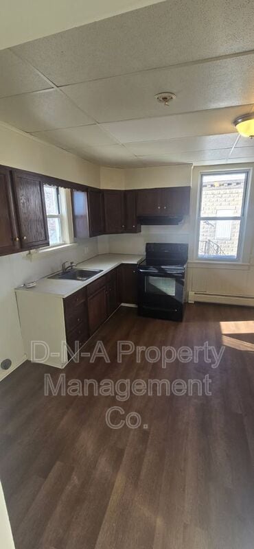 Building Photo - 154 Garibaldi Ave