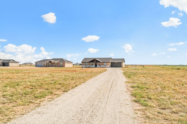 Building Photo - Country Living In Idalou ISD!