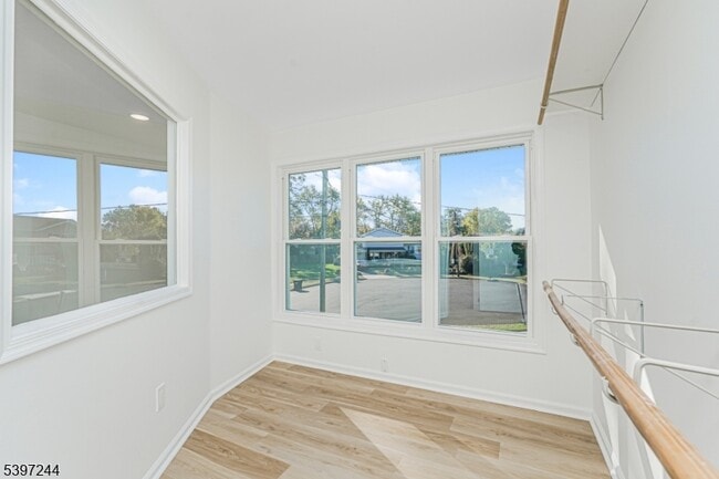 Building Photo - 17 Throckmorton Ln