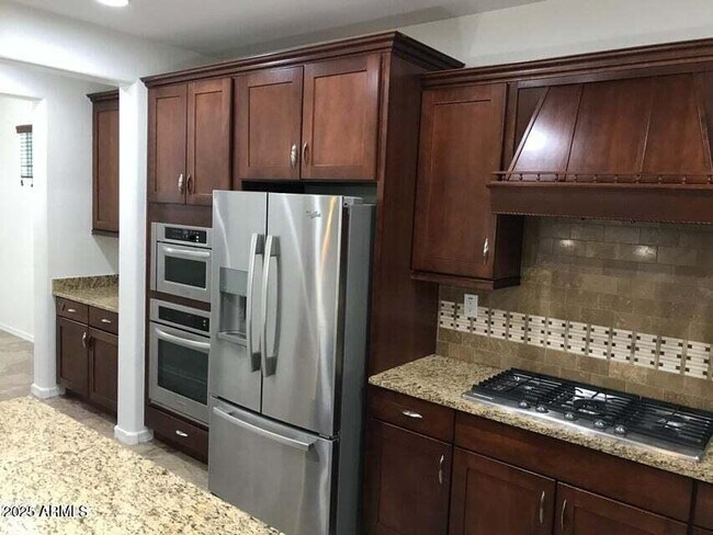 Building Photo - 3838 E Cat Balue Dr