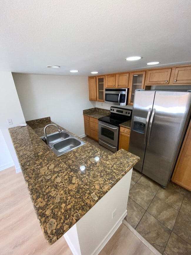 Building Photo - 1BD/1BA Condo - Downstairs Unit - Parking ...