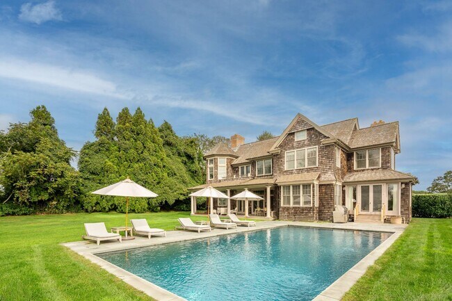 Primary Photo - 32 Sagg Rd