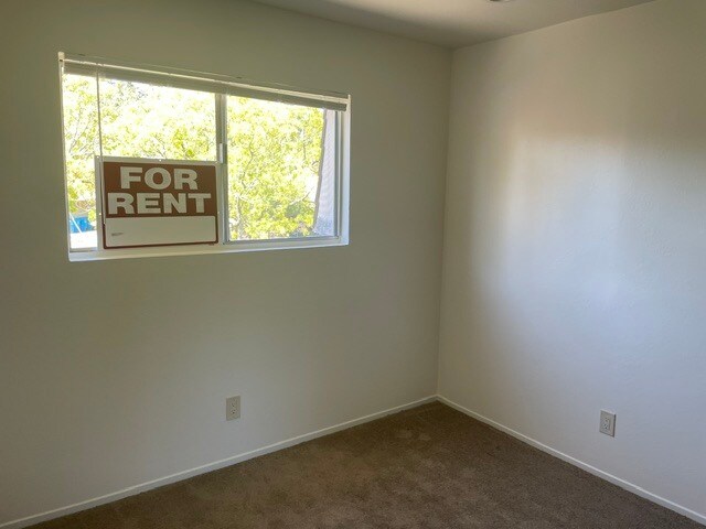 Building Photo - 2740 Tachevah Dr