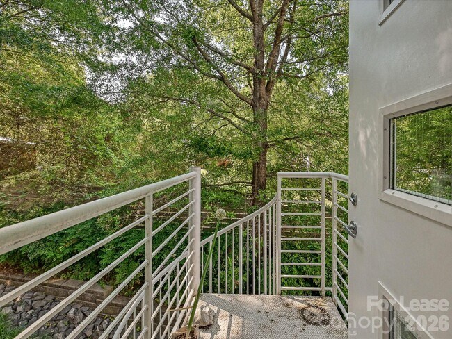Building Photo - 341 Viburnum Way Ct