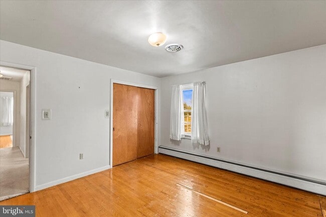 Building Photo - 1055 S Main St