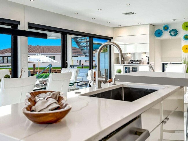 Building Photo - 2628 SE 10th St