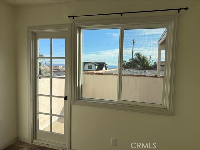 Building Photo - 526 Shepard St