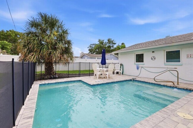Building Photo - 6309 Flamingo Dr
