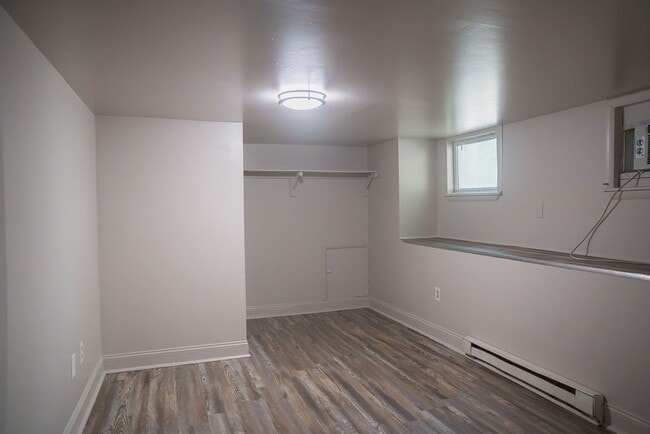Building Photo - 412 Chestnut St