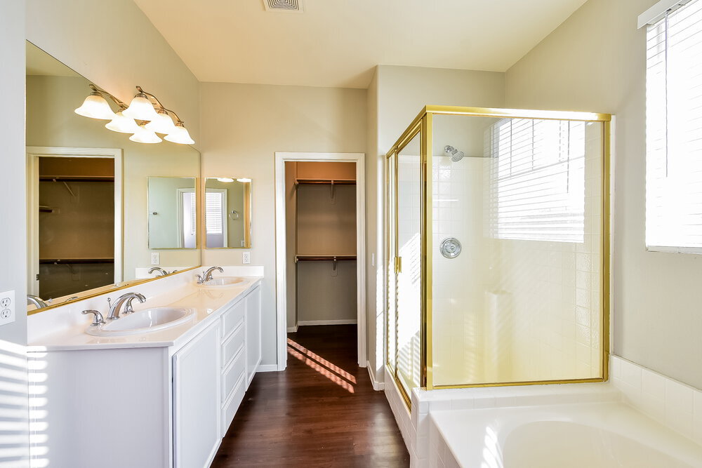 Building Photo - 5736 Adanon St