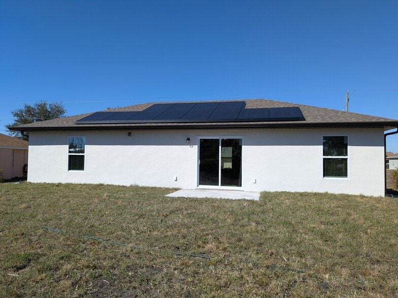 Building Photo - 7352 Quarry St