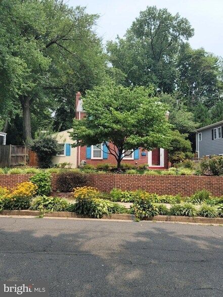 Building Photo - 1419 N Longfellow St