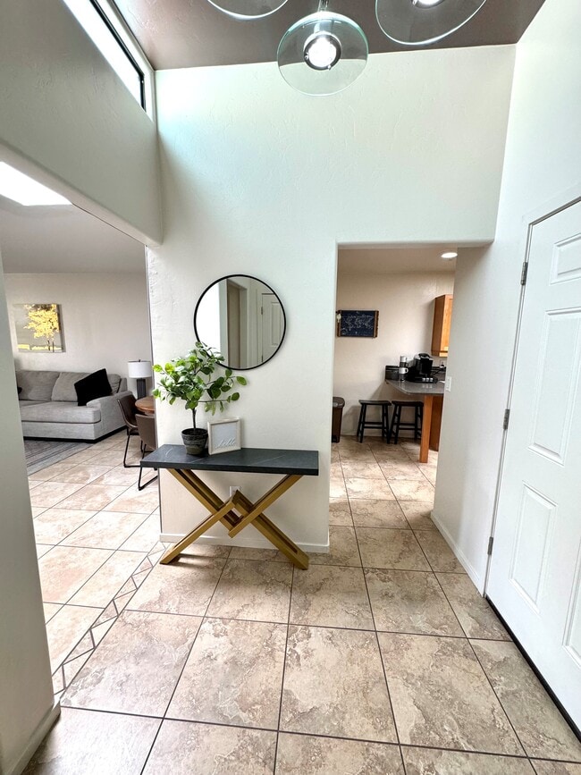 Building Photo - 650 E Camino Alteza