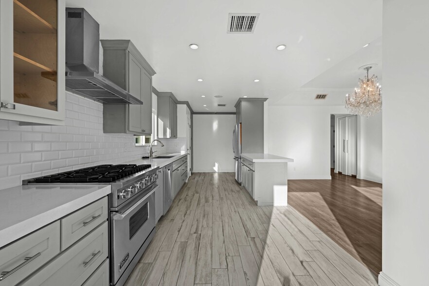 Building Photo - 1621 Hi Point St