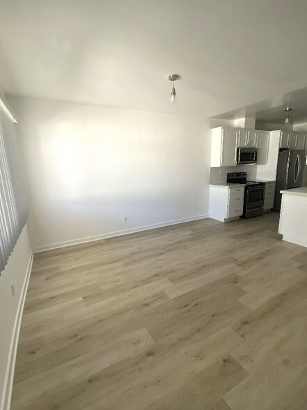 Building Photo - 5335 Yarmouth Ave