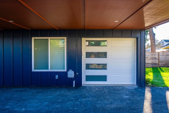 Building Photo - 7719 Renton Ave S