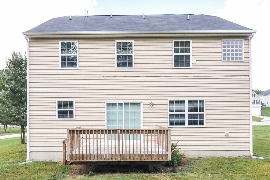 Building Photo - 676 Yorkshire Dr