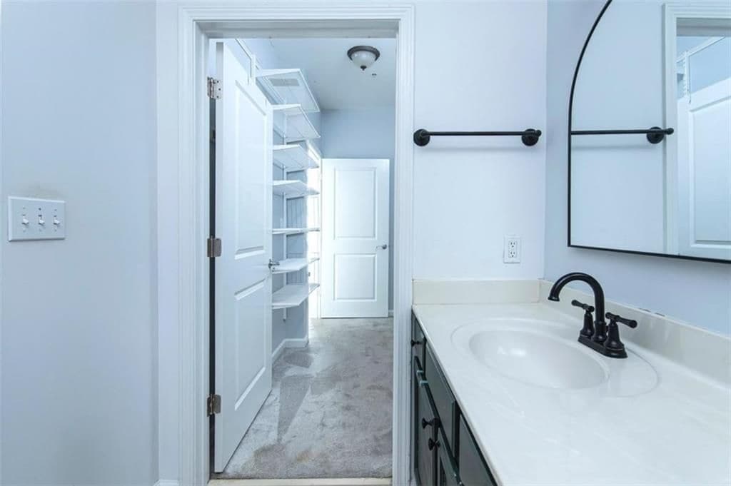 Building Photo - 3040 Peachtree Rd