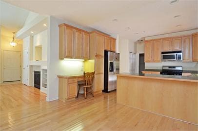 Building Photo - Modern & Bright 2BR/2BA Townhome in Eden P...